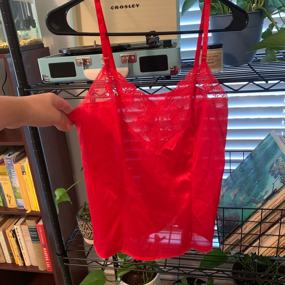 Vintage pink lacy tank!